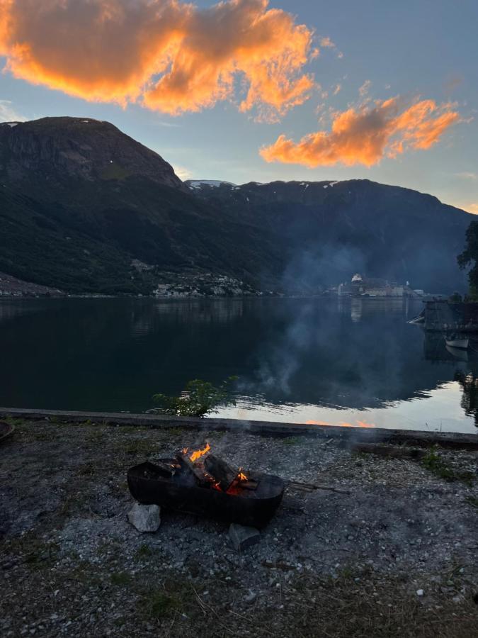 Апарт отель Trolltunga Fjordview Одда Экстерьер фото